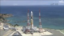 [H-II] Rollout of Japanese H-IIB Rocket with HTV-4 Onboard