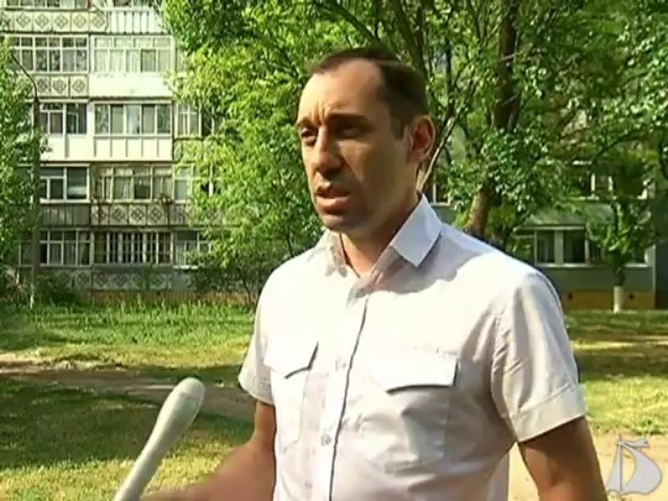 На районе (Стекло ч. 2) от 13 июня 2012