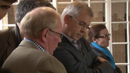 Oposição vai recorrer à Justiça contra eleição de Mugabe