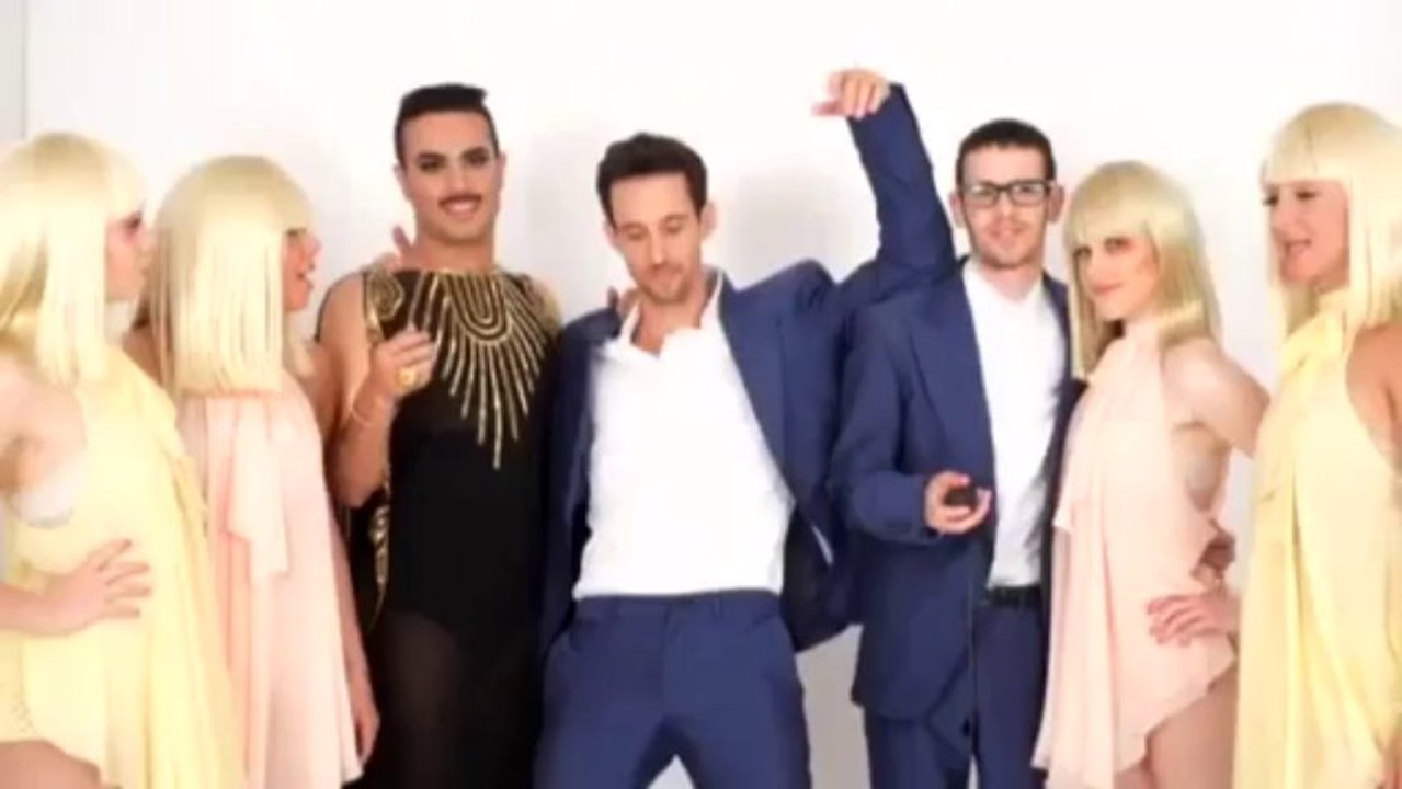 Robert Pattinson and Sarah Gadon - Le Studio Photo - LE GRAND JOURNAL (25.05.12)