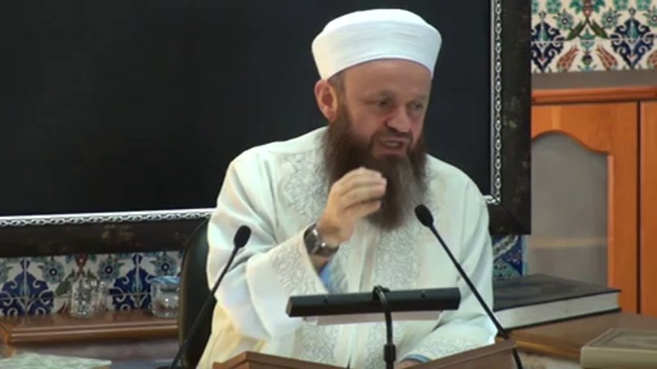 ali üvi üzünlar ..hoca efendı allaha isyan noktasında anne baba dinlemıyeceksın