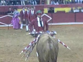 DAVID MOUCHÃO AMADORES AZAMBUJA PEGA TOIRO FALÉ FILIPE NA NAZARÉ