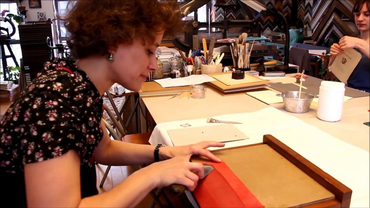 A la rencontre de... Nathalie Lemaitre, Relieur Meilleur Ouvrier de France à Paris