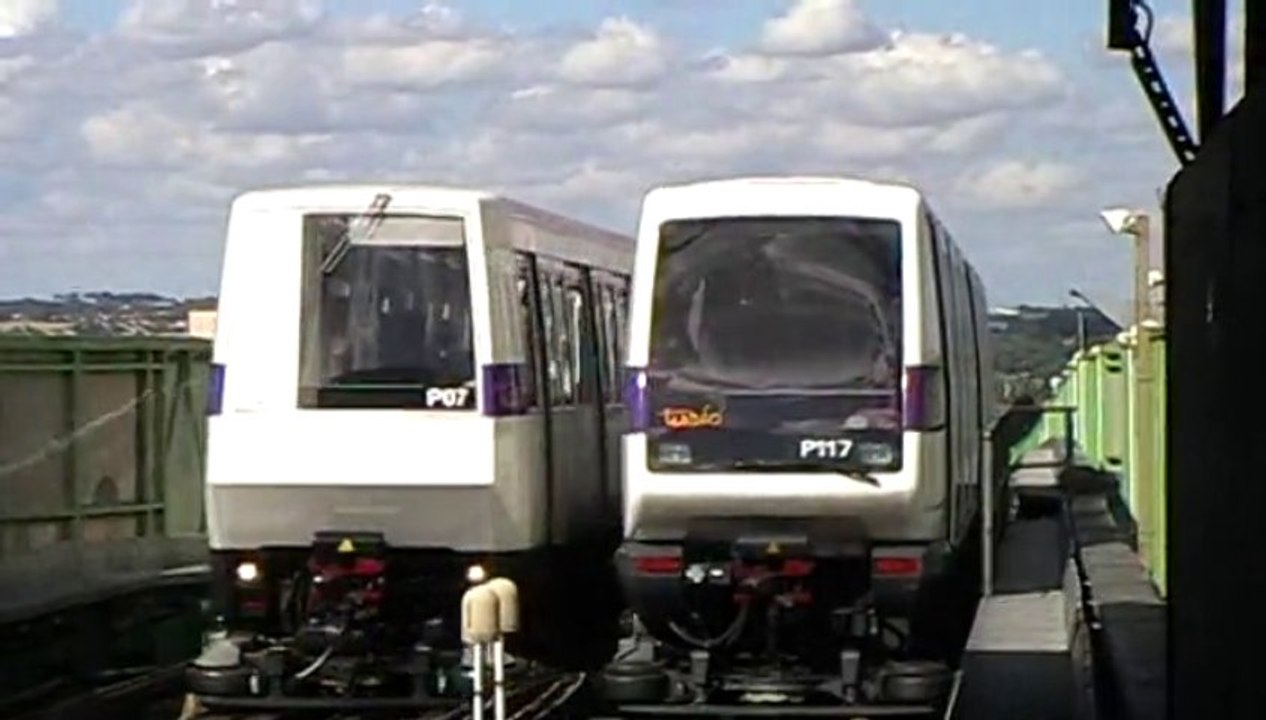 VAL206 rénové & VAL208 : A la station Jolimont sur la ligne A du métro de Toulouse