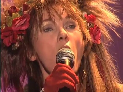 Diane Dufresne: Que je T'aime. une chanson pour tous les Français.