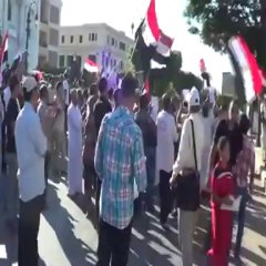 توافد القوي الثوريه امام مبني محافظة المنيا لتفويض الجيش لمحاربة الارهاب "