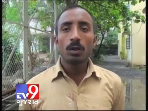 Tv9 Gujarat - Mumbai : Woman gives birth to baby girl in local train
