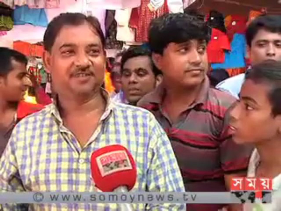 জমে উঠেছে ফুটপাতের ঈদ বাজার