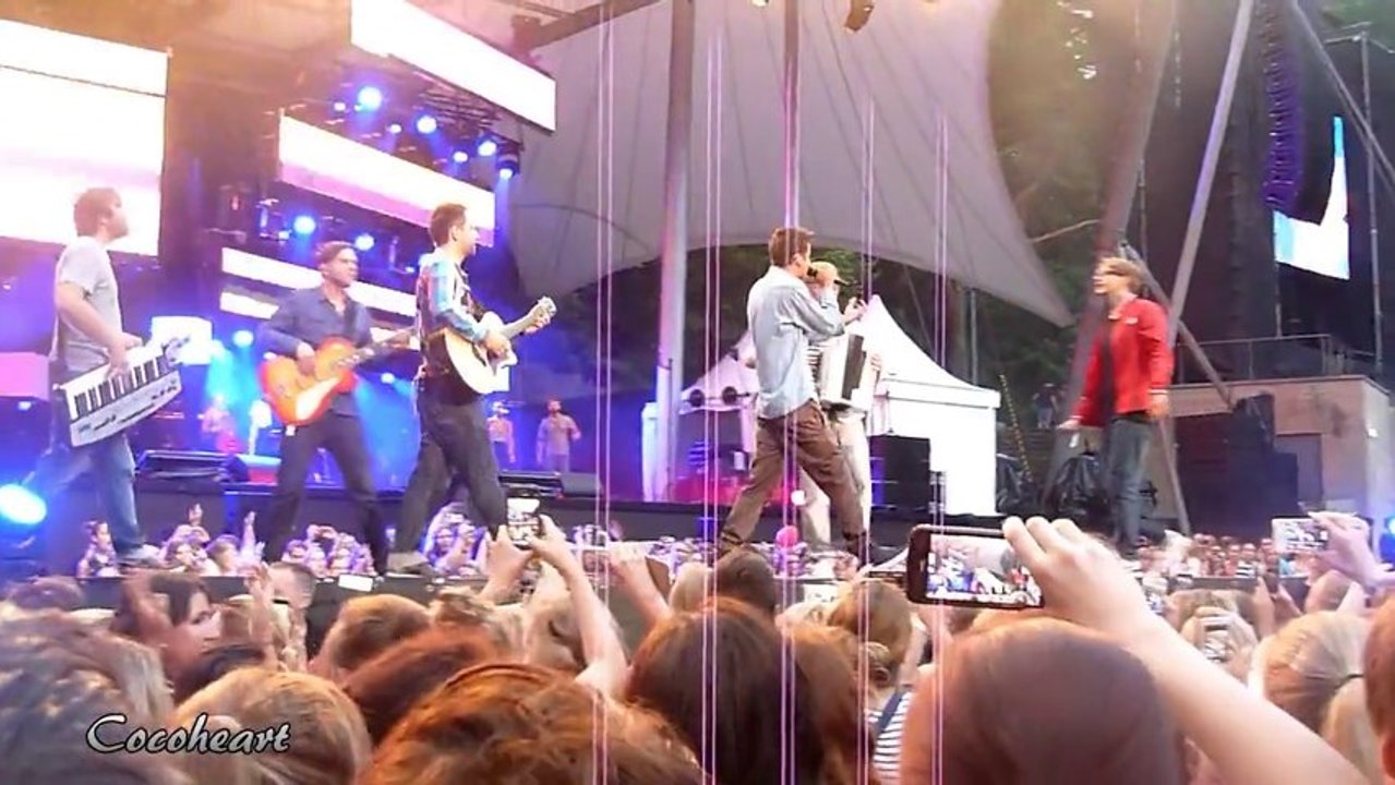 06 Tim Bendzko & F.R. - Nur noch kurz die Welt retten @ Waldbühne Berlin, 03.08.2013