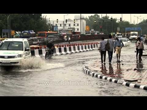 Heavy downpour causes waterlogging in many areas of Delhi