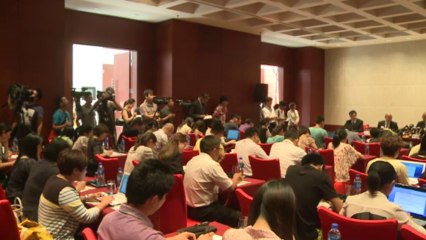 Fonterra CEO sorry for milk scare, denies cover-up