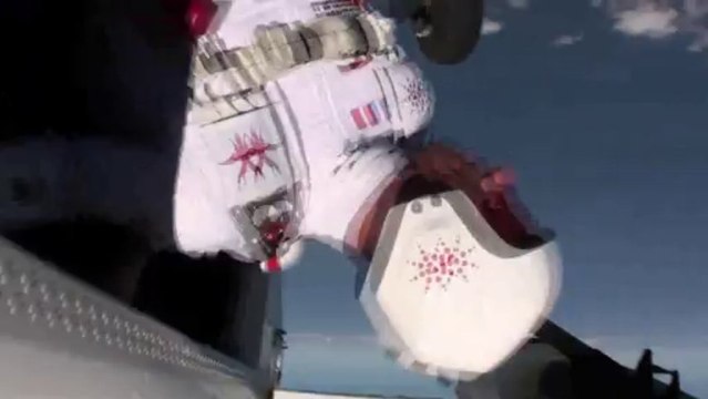 PARACHUTISME - CHAMPIONNATS DU MONDE DUBAI 2012 : Freefly - France 2 - Saut 3