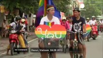 Vietnam:  hundreds join cycle rally to... - no comment