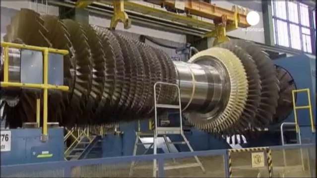 Eurozone business expands, retail sales weak