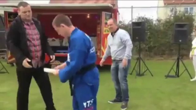 Le plus mauvais prof d’arts martiaux du monde