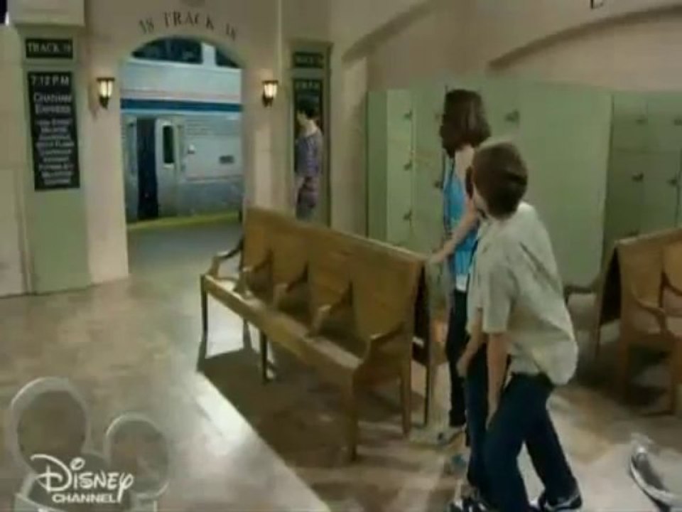 Les Sorciers de Waverly Place Saison 3 episode 3 La Chasse aux monstres3-3