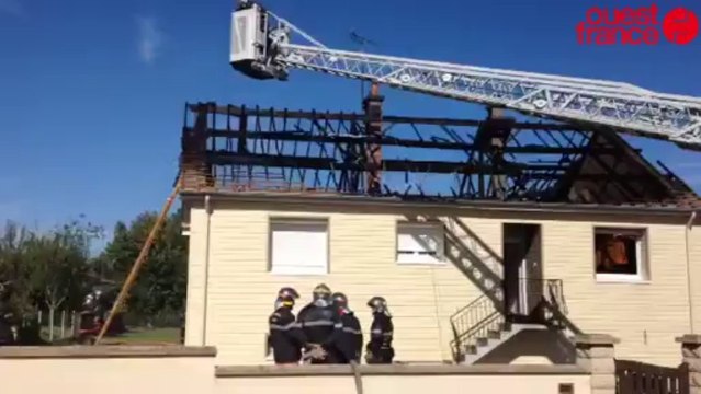 Incendie à Auvers-le-Hamon - L'étage d'un pavillon détruit