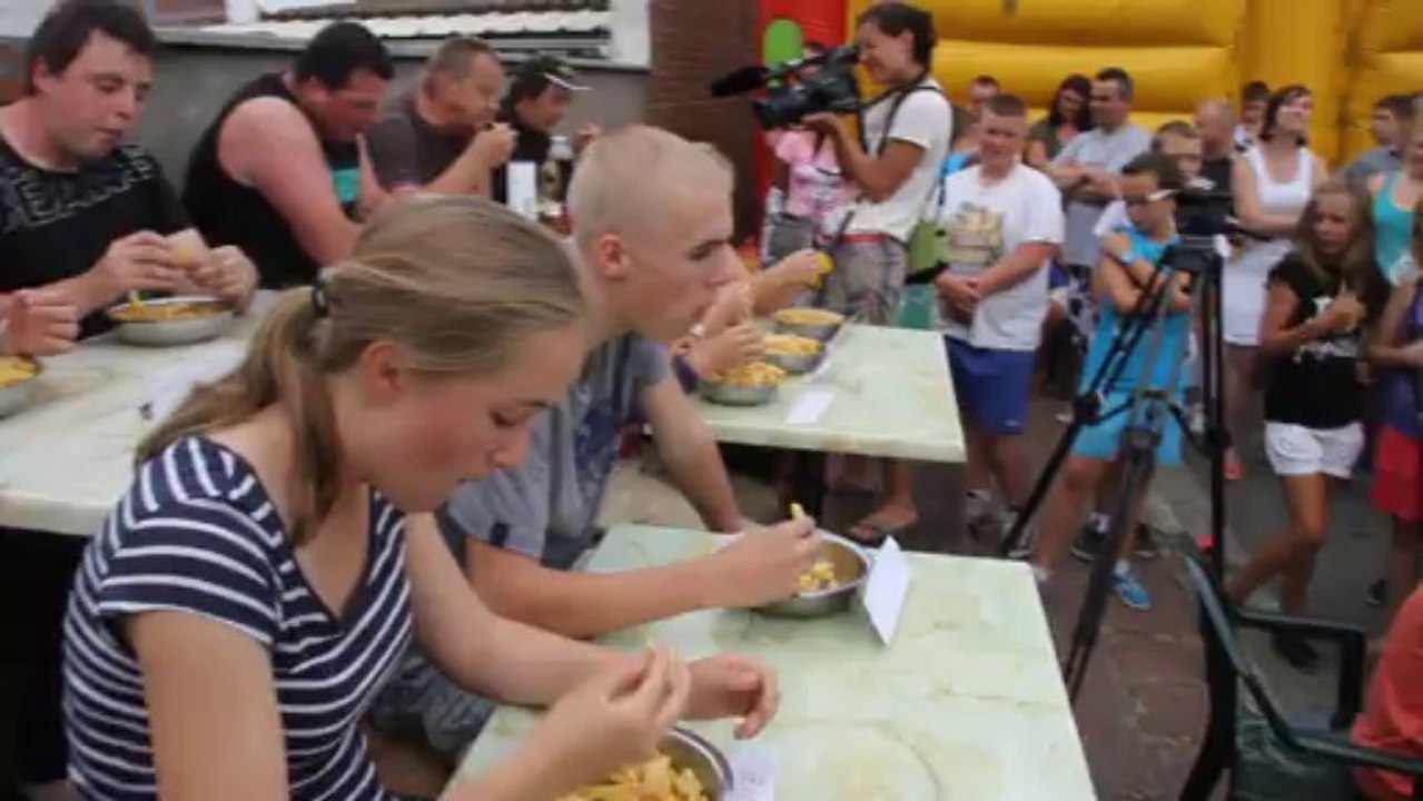 Concours du plus gros mangeurs de frites de COMINES