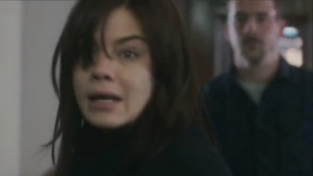 'Atrapada en la oscuridad' - Tráiler español