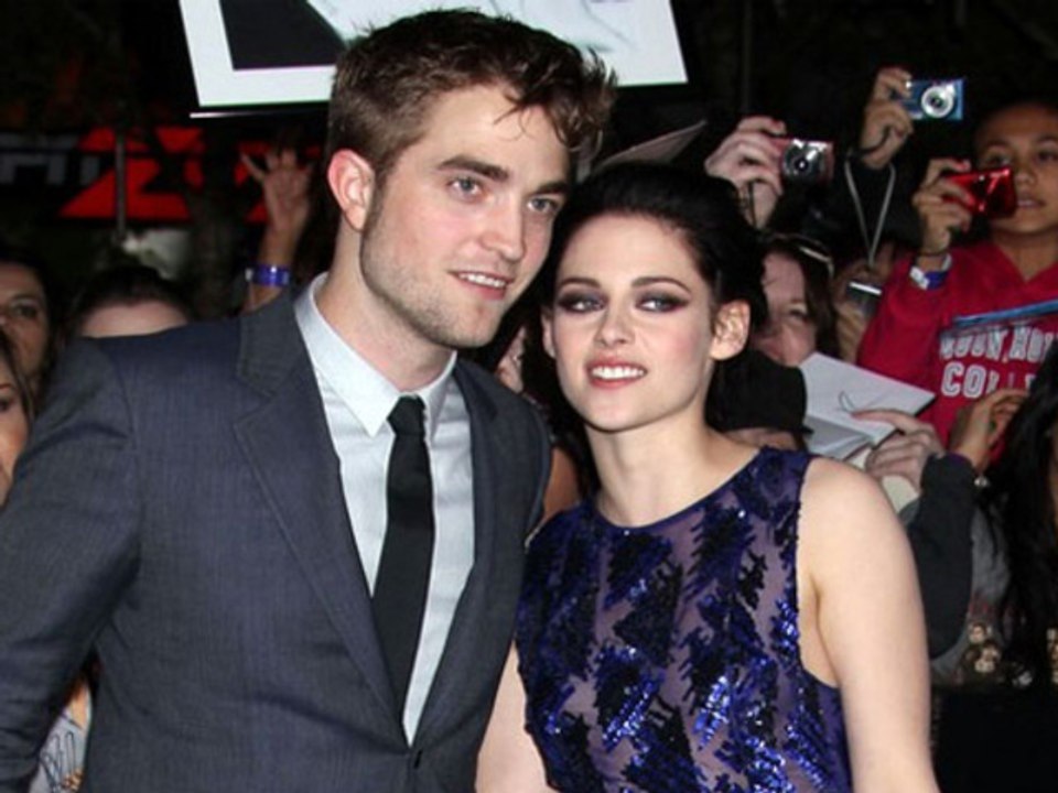 Kristen Stewart Leans On Close Friends After Robert Pattinson Split