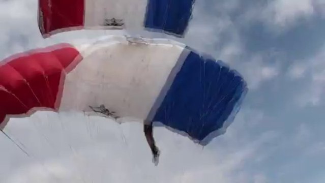 PARACHUTISME - CHAMPIONNATS DU MONDE DUBAI 2012 : VOILE CONTACT à 2 - FRANCE A - saut 1