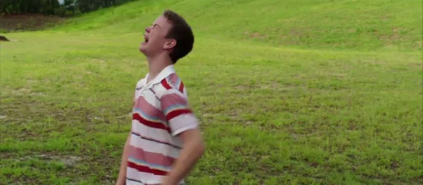 Les Miller : Une famille en herbe - Bande annonce censurée - VOST