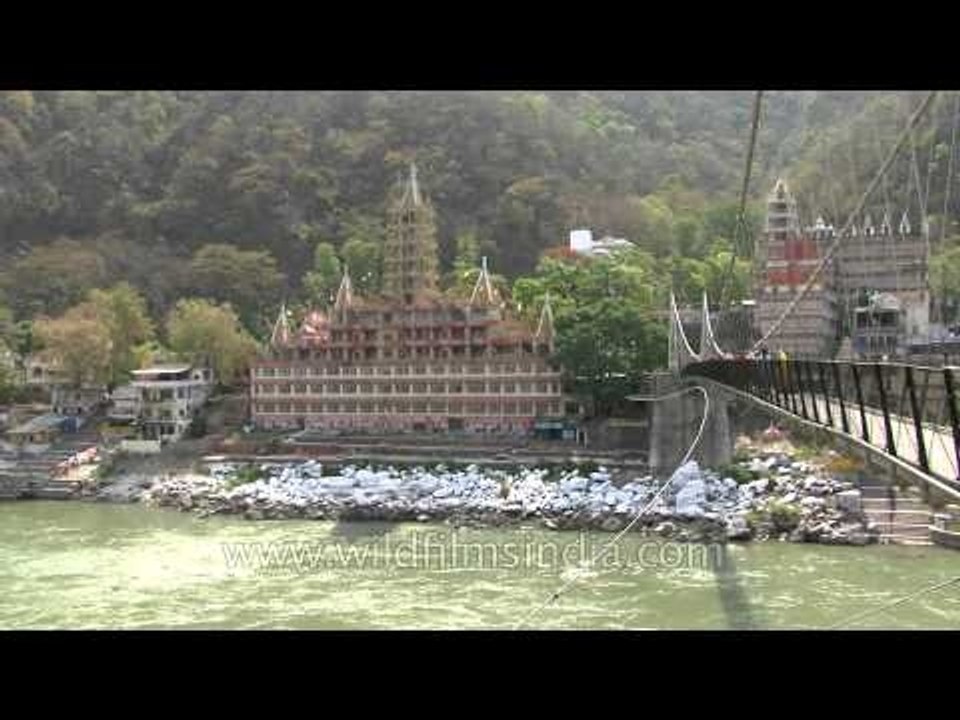 Laxman Jhula: The hanging Iron bridge of Rishikesh