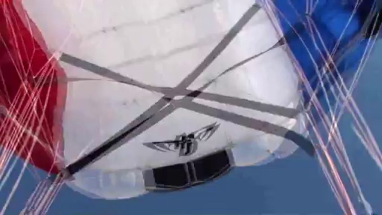 PARACHUTISME - CHAMPIONNATS DU MONDE DUBAI 2012 : VOILE CONTACT à 2 "FRANCE A - saut 5"