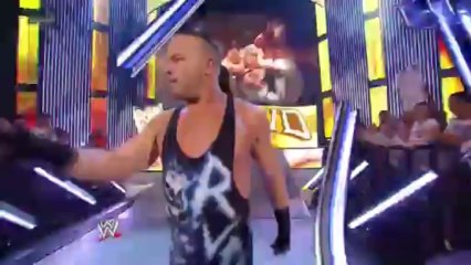 raw latino 5 agosto 1 parte