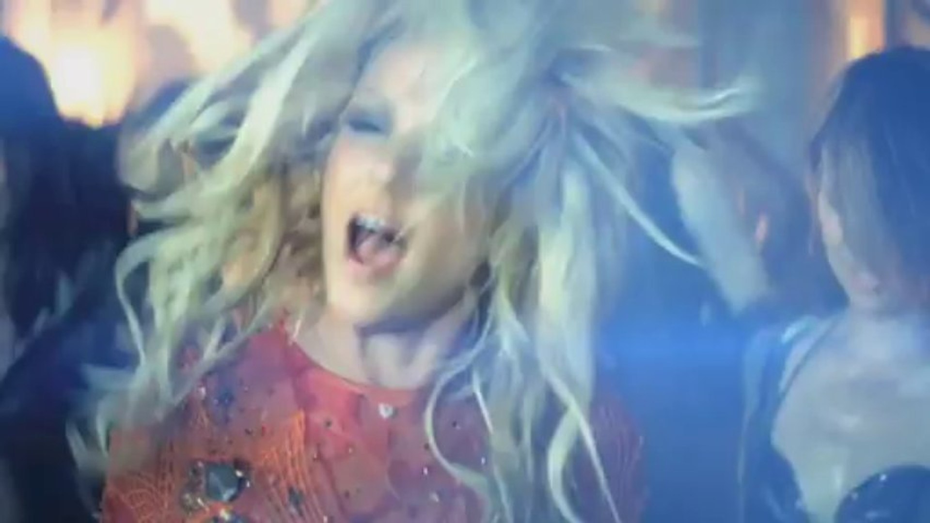 ⁣Britney Spears -  Award Presentation