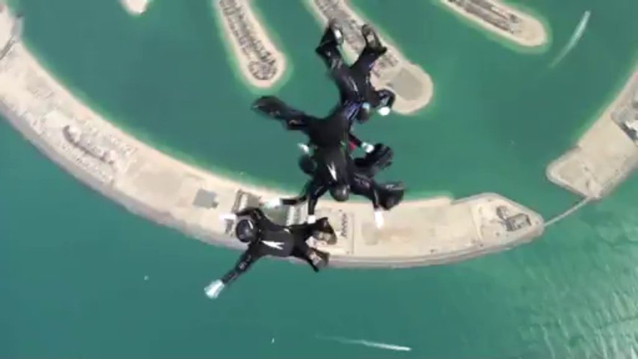 PARACHUTISME - CHAMPIONNATS DU MONDE DUBAI 2012 : VR4 HOMME - "Saut 1"