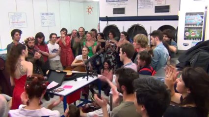 Swimming pool - Rivkah @ Lavomatic Tour (Saison 6 - 2013-06-05)