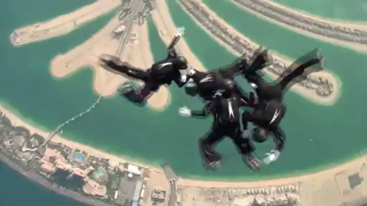 PARACHUTISME - CHAMPIONNATS DU MONDE DUBAI 2012 : VR4 HOMME - "Saut 6"