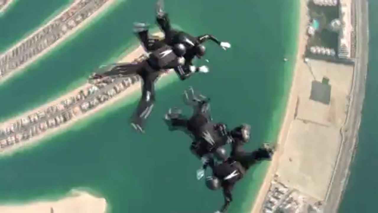 PARACHUTISME - CHAMPIONNATS DU MONDE DUBAI 2012 : VR4 HOMME - "Saut 5"