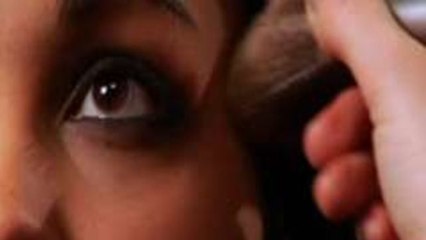 Teen Vogue Beauty How-Tos - How to Master the Smokey Eye