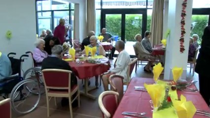 Visite des élus à l'occasion de la fête des méres