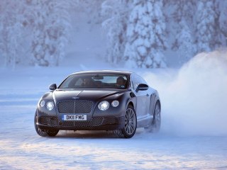 Retour en Finlande pour Bentley et son programme de conduite sur glace