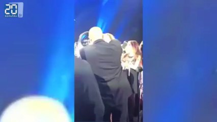 Beyoncé se coince les cheveux dans un ventilateur en plein show