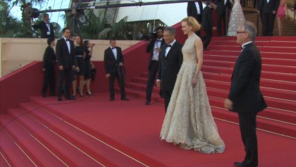 Nicole Kidman Stuns In Valentino Gown At Cannes Premiere