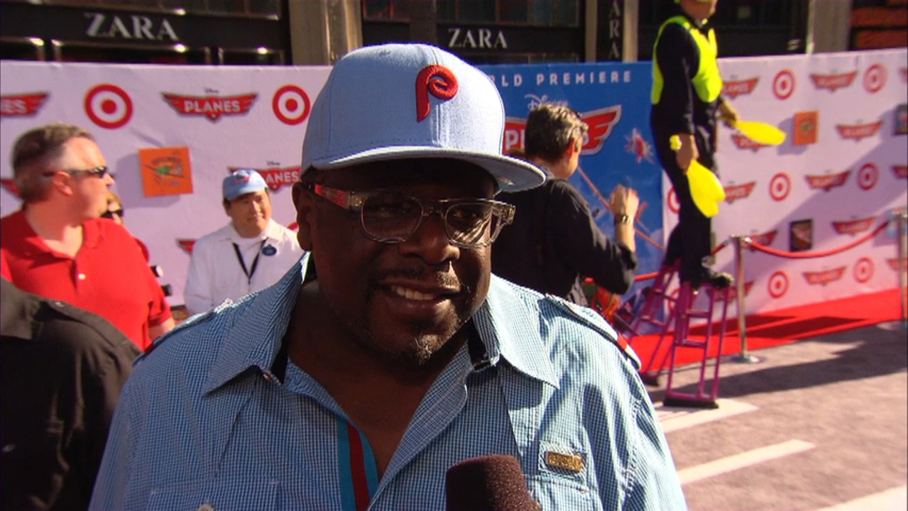 Cedric The Entertainer Is Video Bombed on The Red Carpet At Premiere