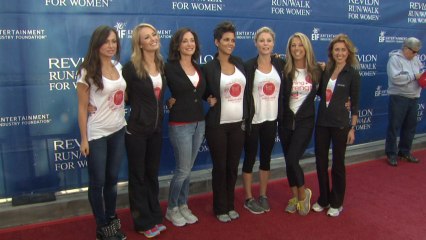 Halle Berry Takes Her Baby Bump On A Run