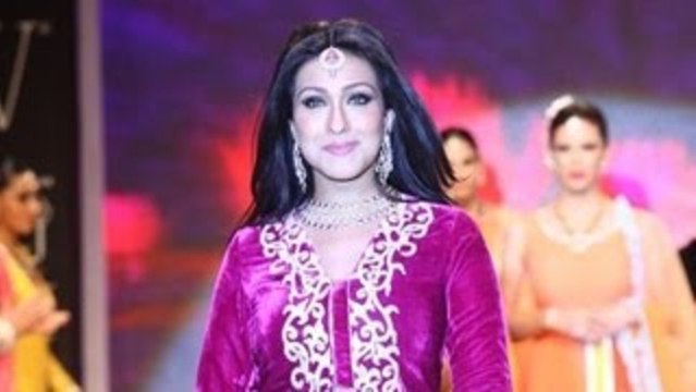 Sanskriti Jewels & Jewel Trendz Show @ IIJW 2013 | Rituparna Sengupta, Pooja Mishra