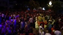 Migliaia di manifestanti in piazza a Tunisi chiedono...