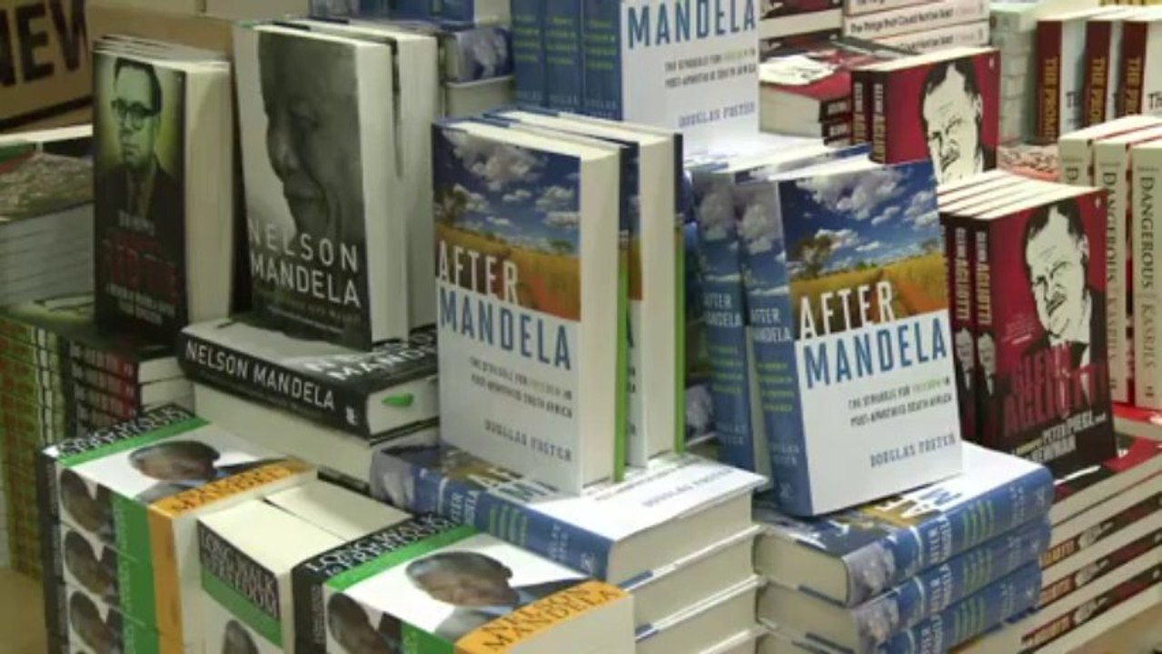 Afrique du Sud: boom des ventes de livres sur Mandela