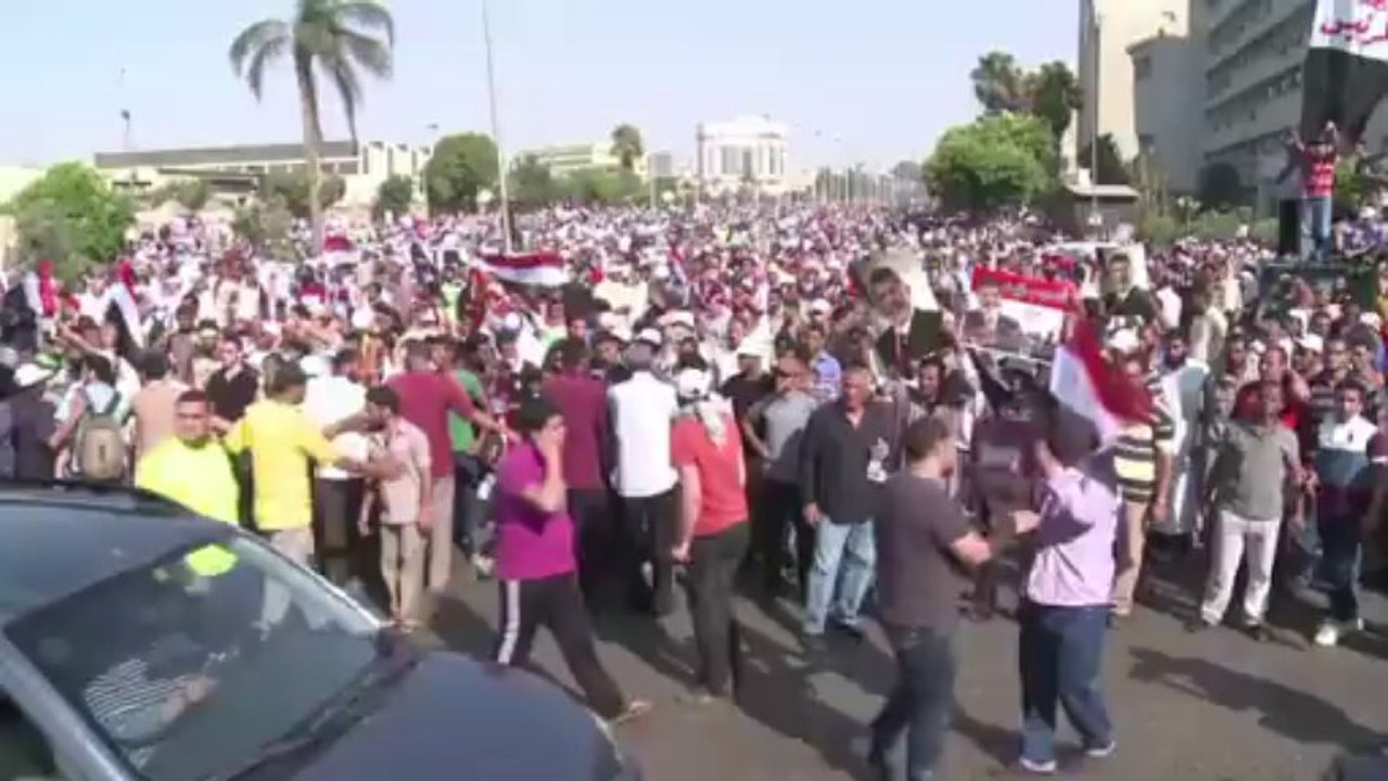 Egypte: 3 morts dans les tirs entre armée et pro-Morsi au Caire