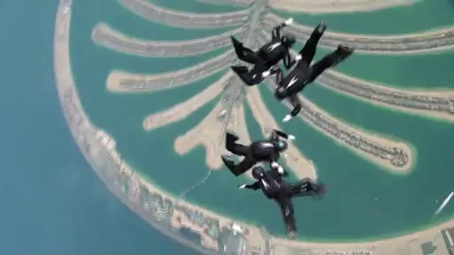 PARACHUTISME - CHAMPIONNATS DU MONDE DUBAI 2012 : VR4 FEMME - Saut 6