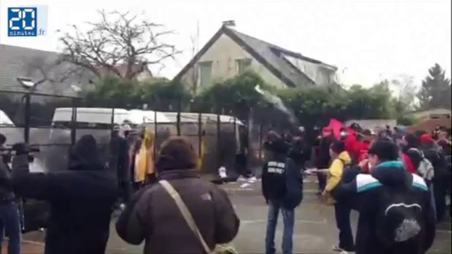 Les salariés de Goodyear Amiens-Nord face aux forces de l'ordre à Rueil-Malmaison