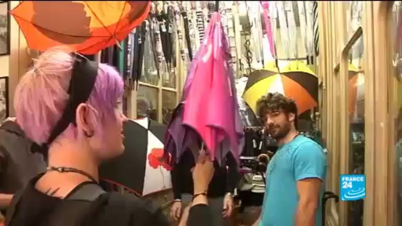 À Nice, une boutique de parapluies à l’épreuve du temps