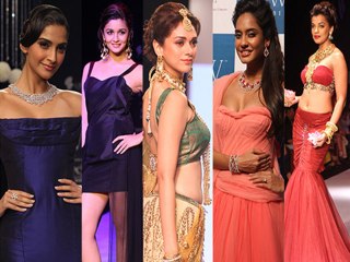 Alia Bhatt walks the ramp of IIJW as a Showstopper