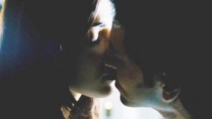 Hrithik Roshan & Priyanka Chopra's Hot Kiss In Krrish 3